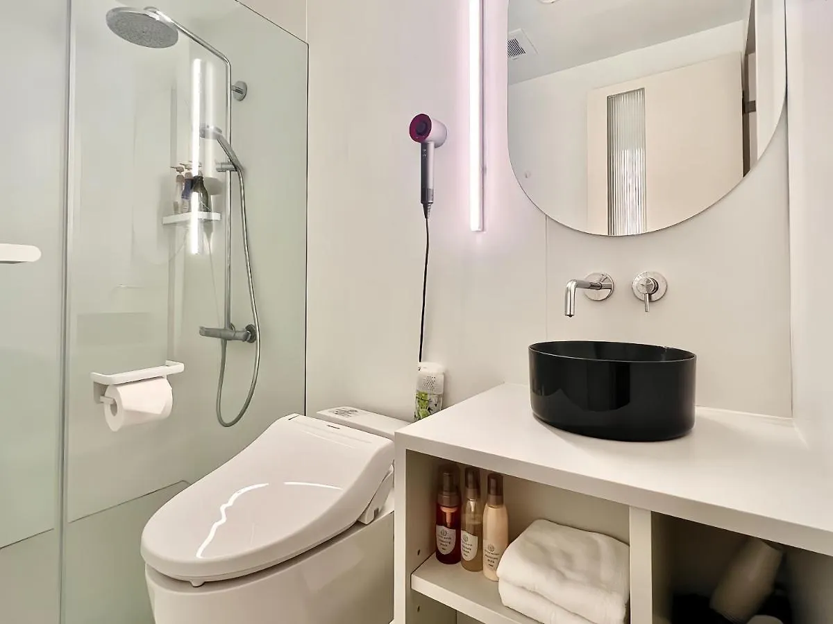 Tokyo Ueno Designer Room: Park & Station Proximity