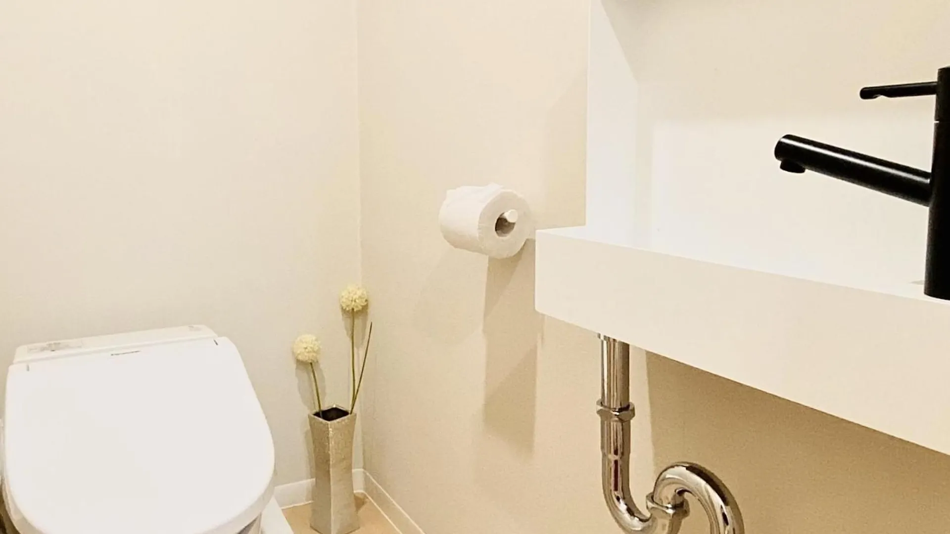 Tokyo Ueno Designer Room: Park & Station Proximity Hotel