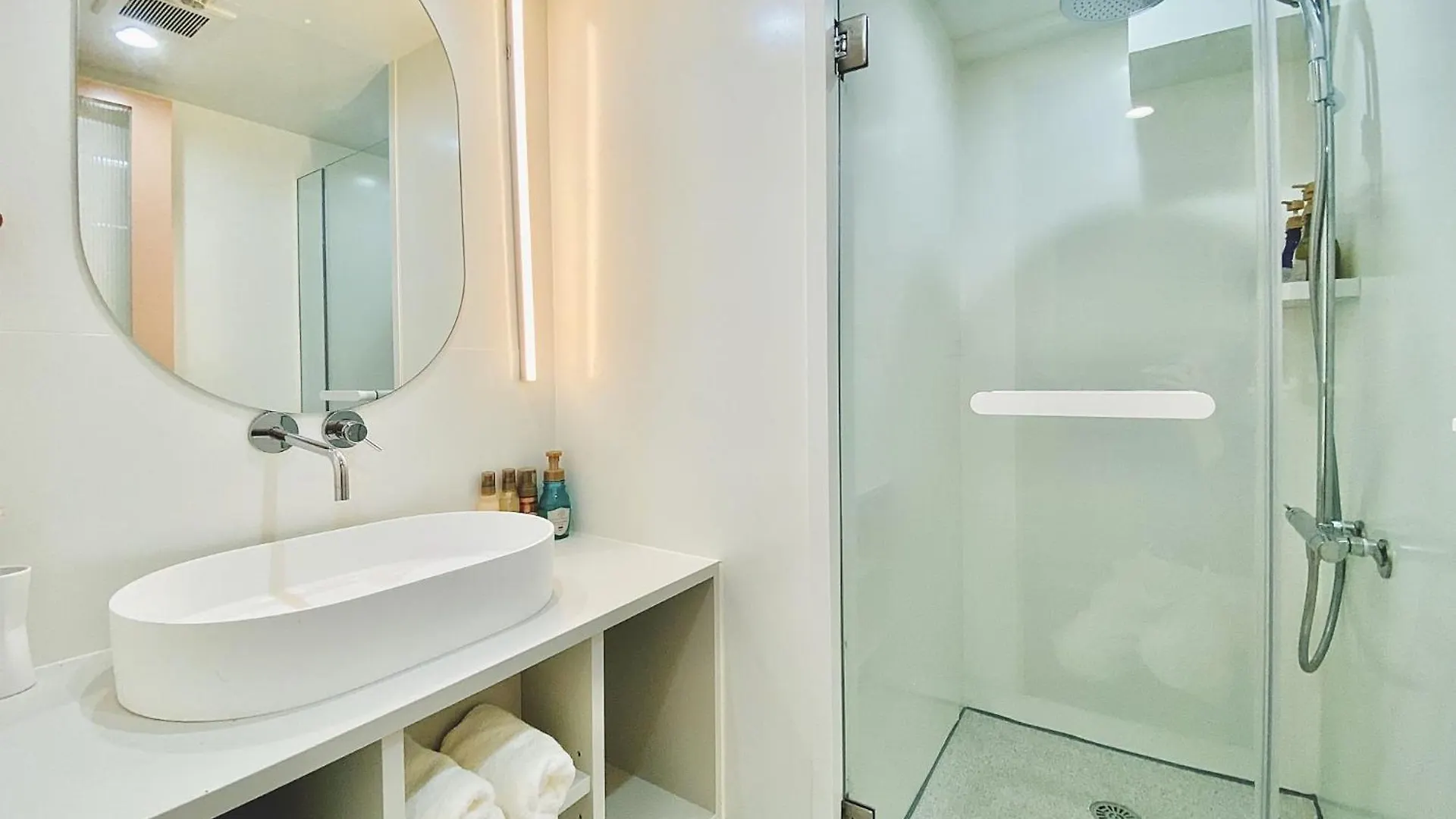 Tokyo Ueno Designer Room: Park & Station Proximity